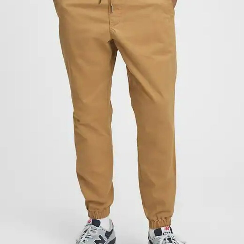 GAPFlex Essential Jogger Men's Fall Acorn Medium